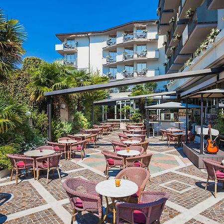 Hotel Continental - Tonelli Hotels Torbole Sul Garda Exterior foto